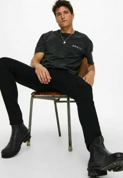 Only & Sons T-shirt Imprimé - Black 11 Only & Sons T-shirt Imprimé - Black -Only & Sons Soldes Boutique 0a8d1b72016f4a6b8c16d420f6dcbb2b