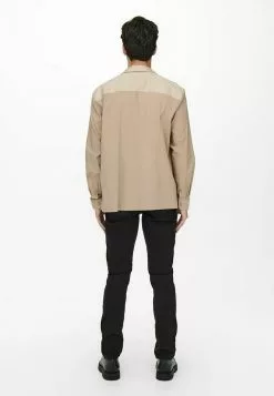 Only & Sons Chemise - Chinchilla 8 Only & Sons Chemise - Chinchilla -Only & Sons Soldes Boutique 170ef41fc38843ea97f5c7b60c9e89c1