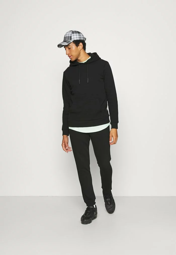 Only & Sons ONSCERES HOOD PANT SET - Survêtement - Black 2 Only & Sons ONSCERES HOOD PANT SET - Survêtement - Black – Image 2