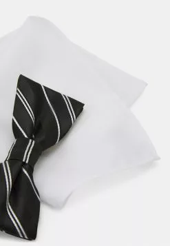 Only & Sons ONSTRIPP STRIPE BOWTIE SET - Mouchoir De Poche - Black/white -Only & Sons Soldes Boutique 1f2232d2d3ca4d8497603e71e0aaabc6