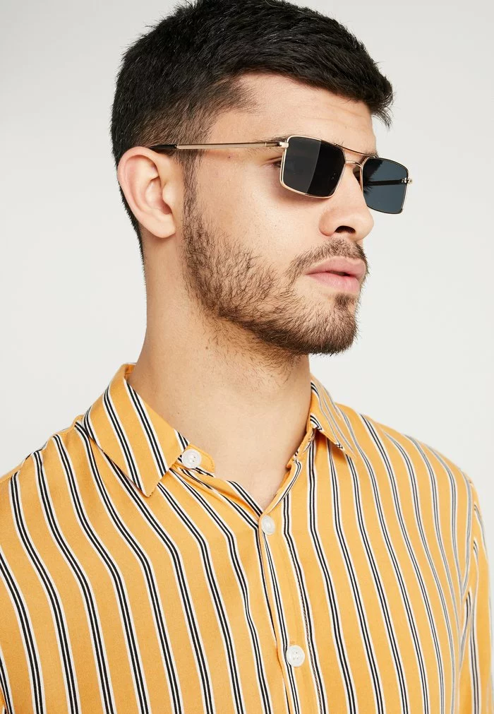 Only & Sons ONSSUNGLASSES BOX UNISEX - Lunettes De Soleil - Shiny Gold-coloured/black 2 Only & Sons ONSSUNGLASSES BOX UNISEX - Lunettes De Soleil - Shiny Gold-coloured/black – Image 2