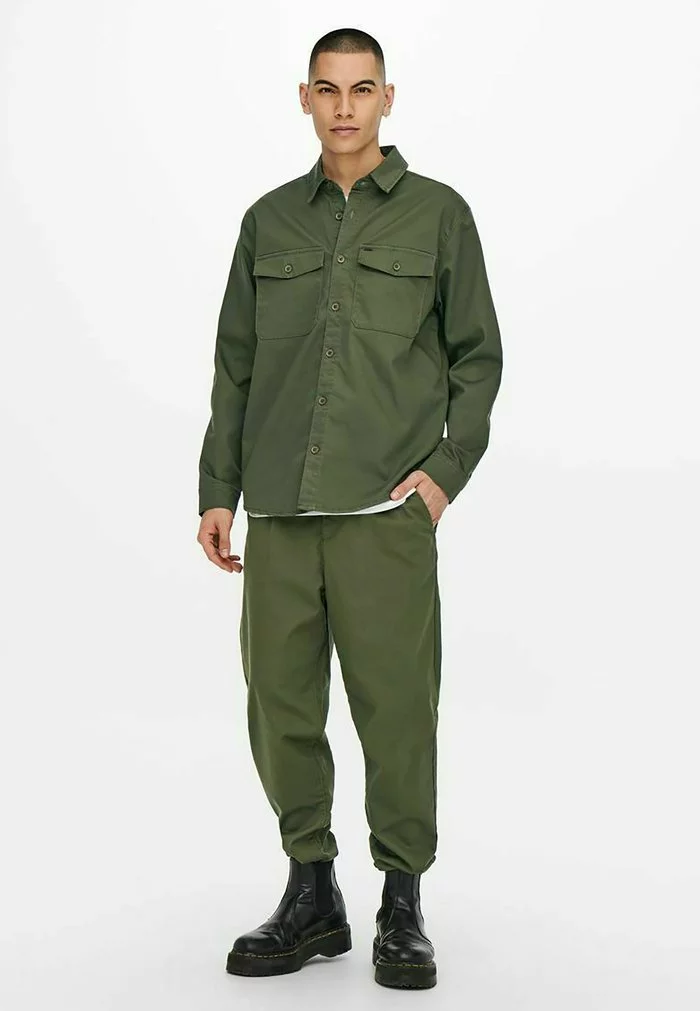 Only & Sons EINFARBIGES CARGO- - Chemise - Olive Night 2 Only & Sons EINFARBIGES CARGO- - Chemise - Olive Night – Image 2