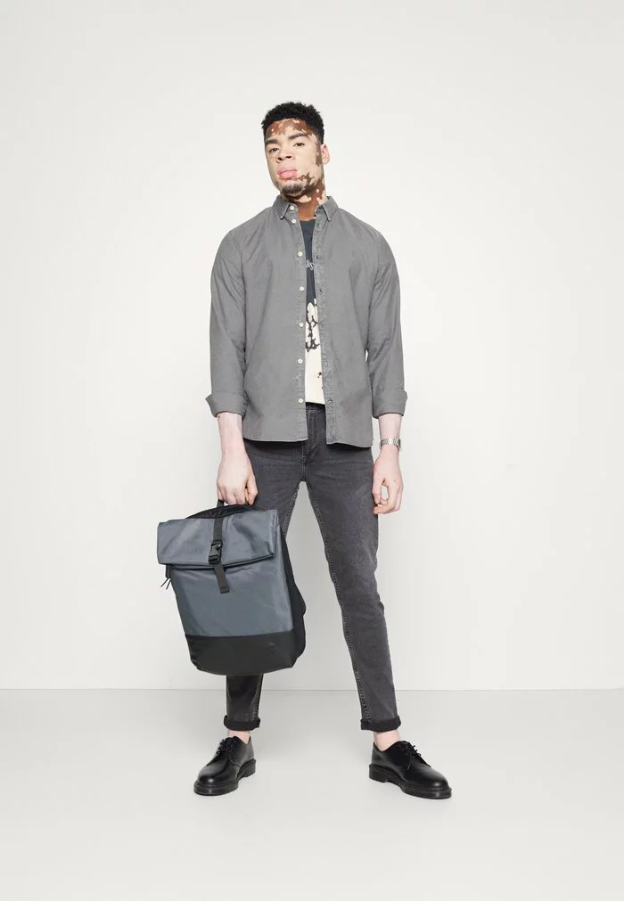 Only & Sons ONSWARP LIFE - Jean Slim - Black Denim 2 Only & Sons ONSWARP LIFE - Jean Slim - Black Denim – Image 2