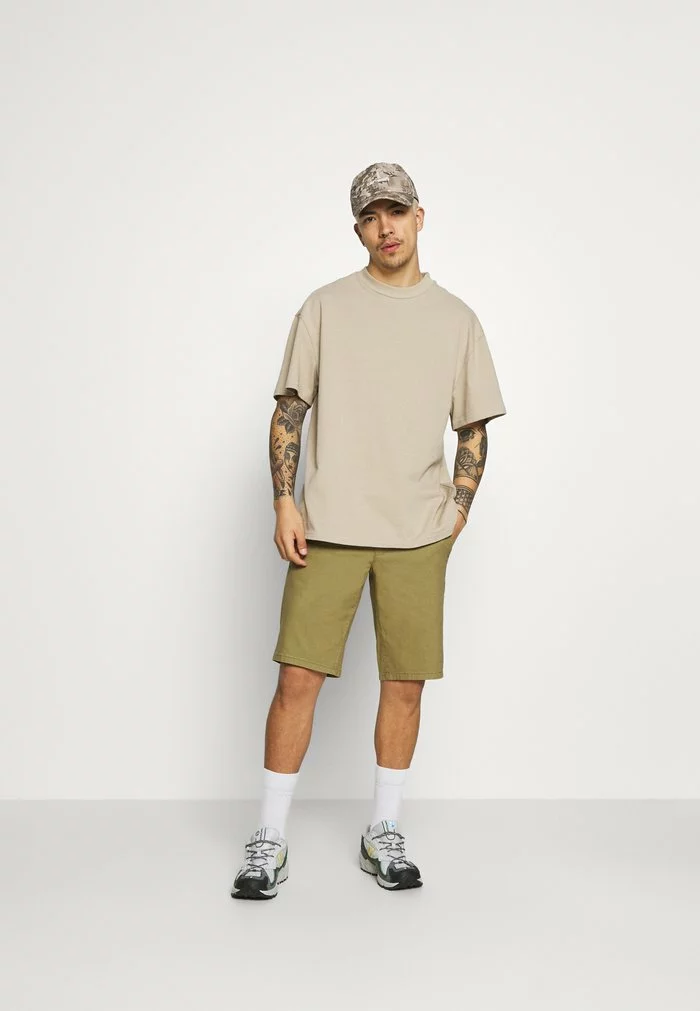 Only & Sons ONSWILL LIFE CHINO - Short - Martini Olive 2 Only & Sons ONSWILL LIFE CHINO - Short - Martini Olive – Image 2