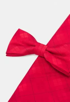 Only & Sons ONSTHOMAS PATTERN BOWTIE SET - Mouchoir De Poche - Pompeian Red -Only & Sons Soldes Boutique 9376bbe019c545e785cb5da8a79064aa