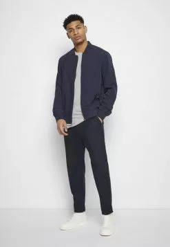 Only & Sons ONSMATT LIFE LONGY TEE 7 PACK - T-shirt Basique - White/cabernet Melange/forest Night Melange -Only & Sons Soldes Boutique 97558a66abc54e2dbb556cf6826a32e2