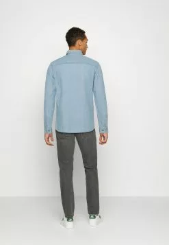 Only & Sons ONSSILAS LIFE CHAMBRAY - Chemise - Light Blue Denim -Only & Sons Soldes Boutique a0e8e96982e146edbc341ef82bf27a76