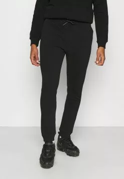 Only & Sons ONSCERES HOOD PANT SET - Survêtement - Black 11 Only & Sons ONSCERES HOOD PANT SET - Survêtement - Black -Only & Sons Soldes Boutique ad358fc4b45a43e08f16f501fd09820a