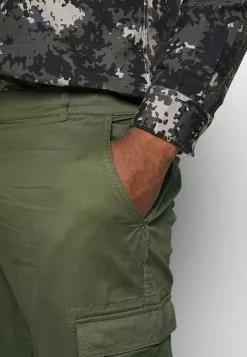 Only & Sons ONSCAM CUFF - Pantalon Cargo - Olive Night 9 Only & Sons ONSCAM CUFF - Pantalon Cargo - Olive Night -Only & Sons Soldes Boutique dc21869d6ef245c2ba21fe455a6470b3