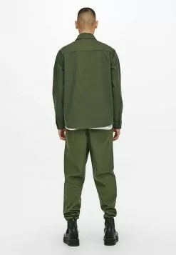 Only & Sons EINFARBIGES CARGO- - Chemise - Olive Night 10 Only & Sons EINFARBIGES CARGO- - Chemise - Olive Night -Only & Sons Soldes Boutique eb2fa54a11a64765a6261ffd8b8cb40b