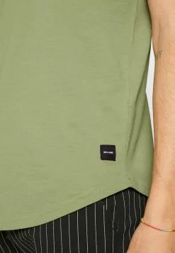 Only & Sons ONSMATT LIFE LONGY TEE - T-shirt Basique - Oil Green -Only & Sons Soldes Boutique fc43b07c694046ce9012ae6c039e56cf
